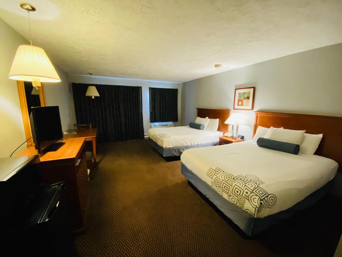 Fleetwood Inn Suites Cheboygan Zewnętrze zdjęcie