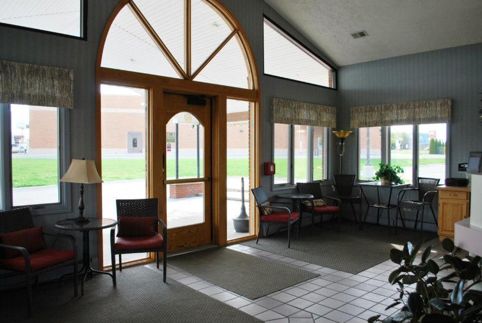 Fleetwood Inn Suites Cheboygan Zewnętrze zdjęcie