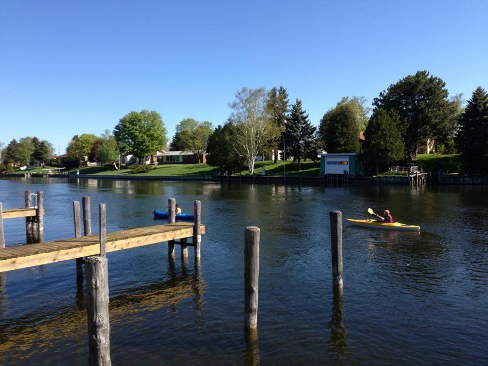 Fleetwood Inn Suites Cheboygan Zewnętrze zdjęcie